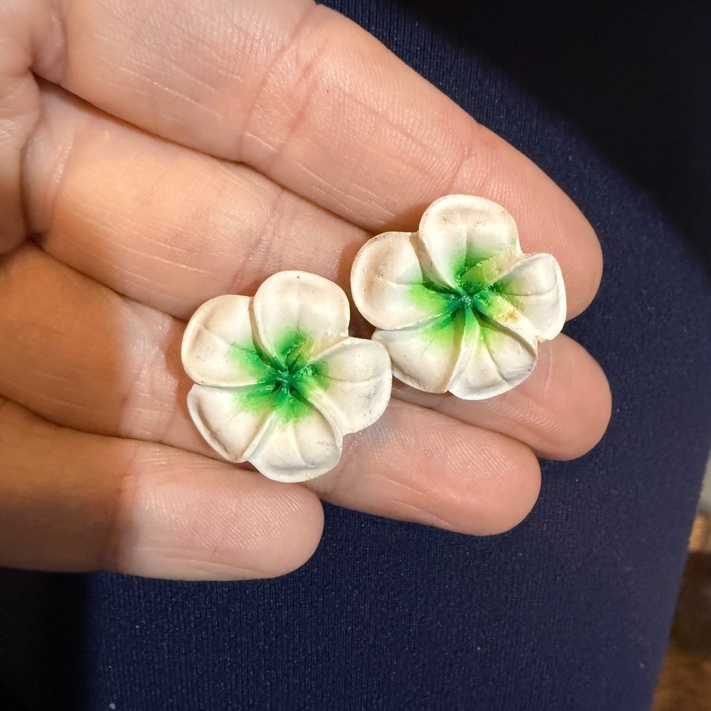 White Green Plumeria Flower Stud Earrings Tropical Hawaiian Frangipani Floral